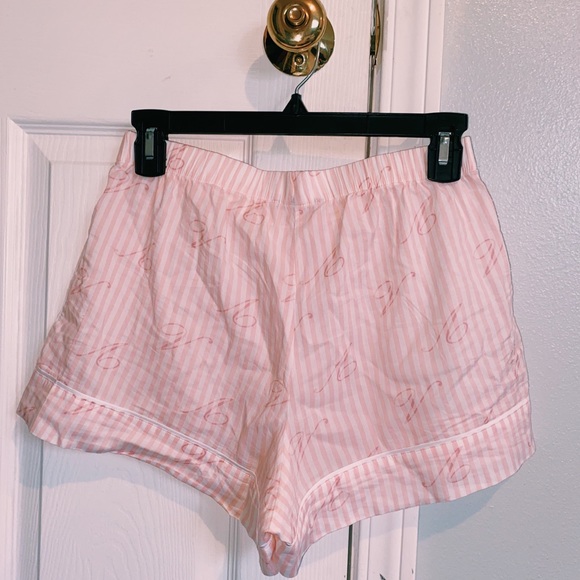 VS SLEEP SHORTS🦩 - Picture 2 of 3
